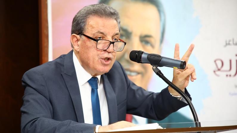 شوقي بزيع لـ«شغف»: الشعر ليس مراسلًا حربيًا
