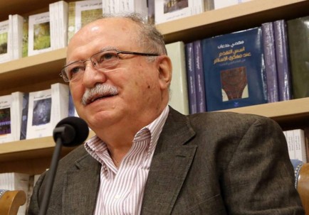 دار شرق الكتاب تُصدر الدفترين الثالث والرابع من «الفسبكات» لأحمد بيضون