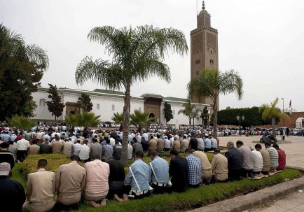 خطبة الجمعة وتوظيفها السياسي عبر التاريخ